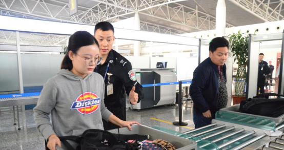 民航安检相机如何用手机进行拍照？